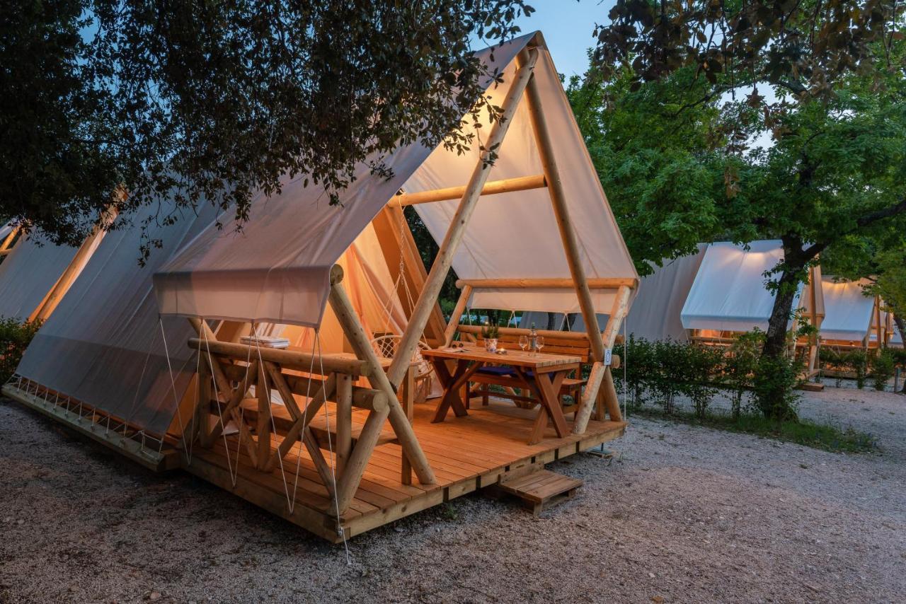 Eco Glamping- Fkk Nudist Camping Solaris Poreč Buitenkant foto