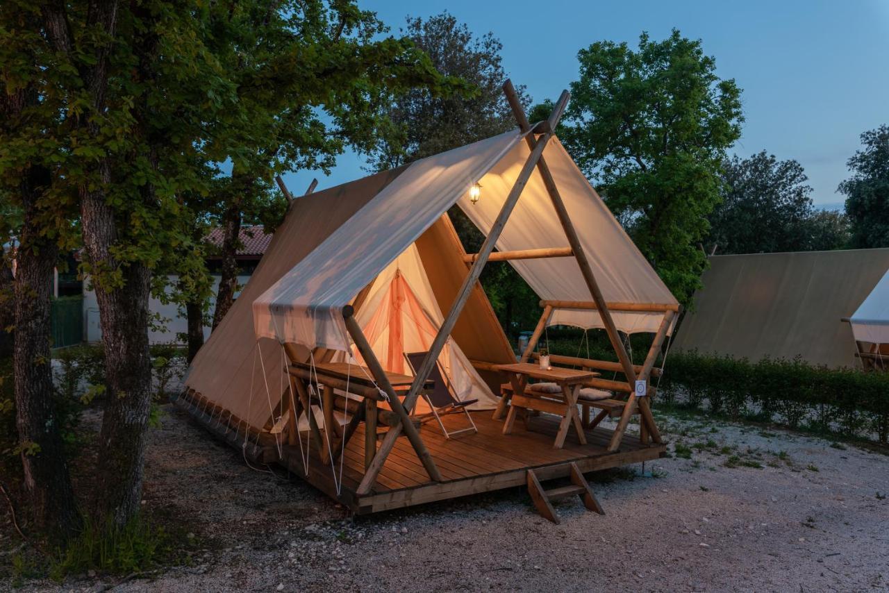 Eco Glamping- Fkk Nudist Camping Solaris Poreč Buitenkant foto